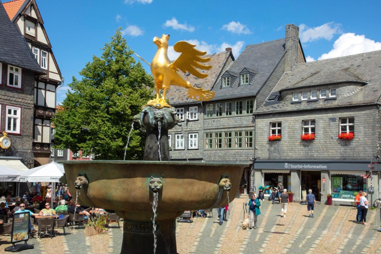 Haus Mittenmank Am Marktplatz Goslar Eksteriør billede